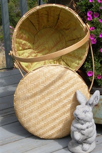 Picture of Lined Basket with Top