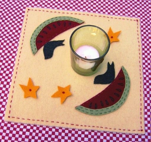 Picture of Freebie Summer Candle Mat