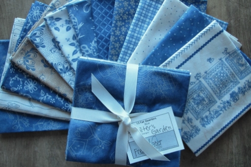 Picture of Blue Fat Quarter Pack - A Quilter's Garden Collection