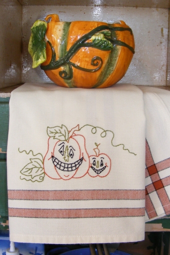 Pumpkin Pair Tea Towels - Hand Embroidery Pattern