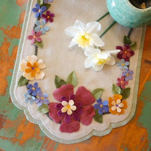 Picture of Bouquet Table Runner - Wool Applique Pattern
