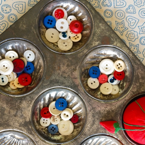 Picture of Vintage Red, White & Blue Buttons (Pack of 12)