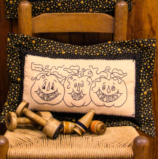 Picture of Trick or Treat Pumpkins - Hand Embroidery Pillow - Display Model
