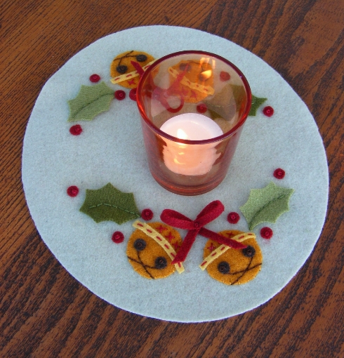 Jingle Bells Holiday Candle Mat - Wool Applique Pattern