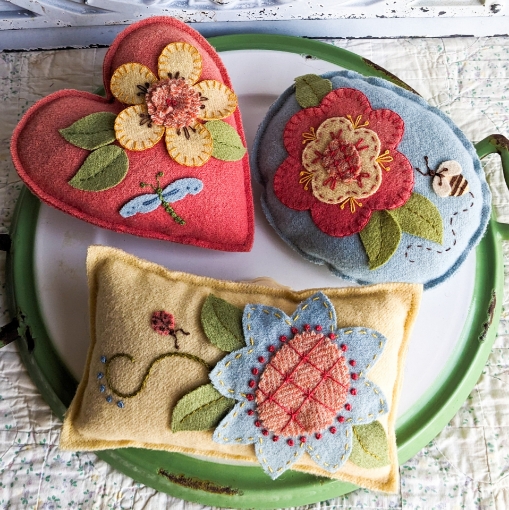 BIG Flowers Pin Cushions - Wool Applique Pattern - Download
