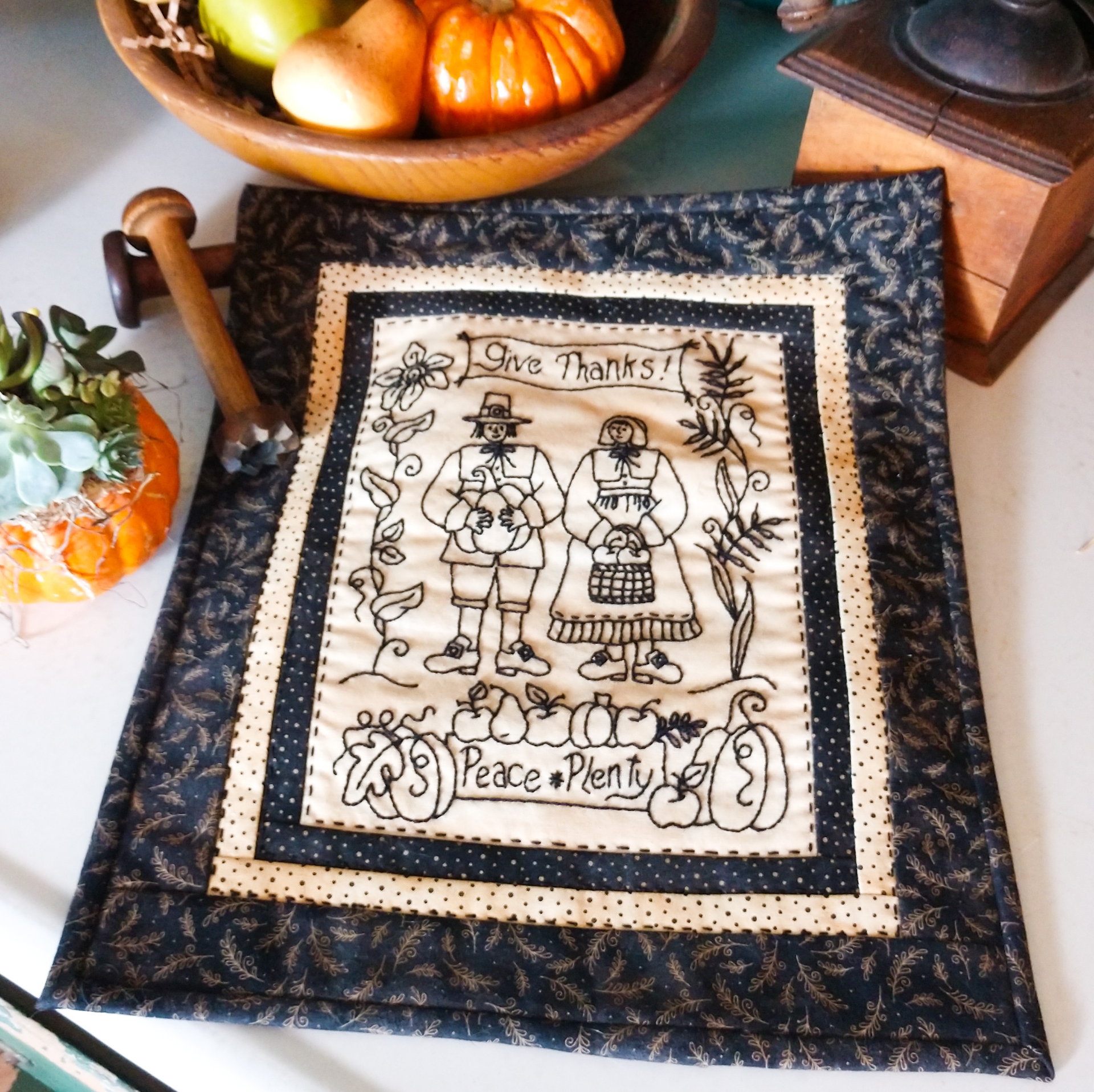 Give Thanks BlackWork - Machine Embroidery Pattern - Download