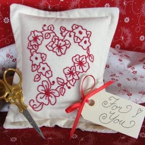 Mother's Day Floral Heart - Machine Embroidery Pattern